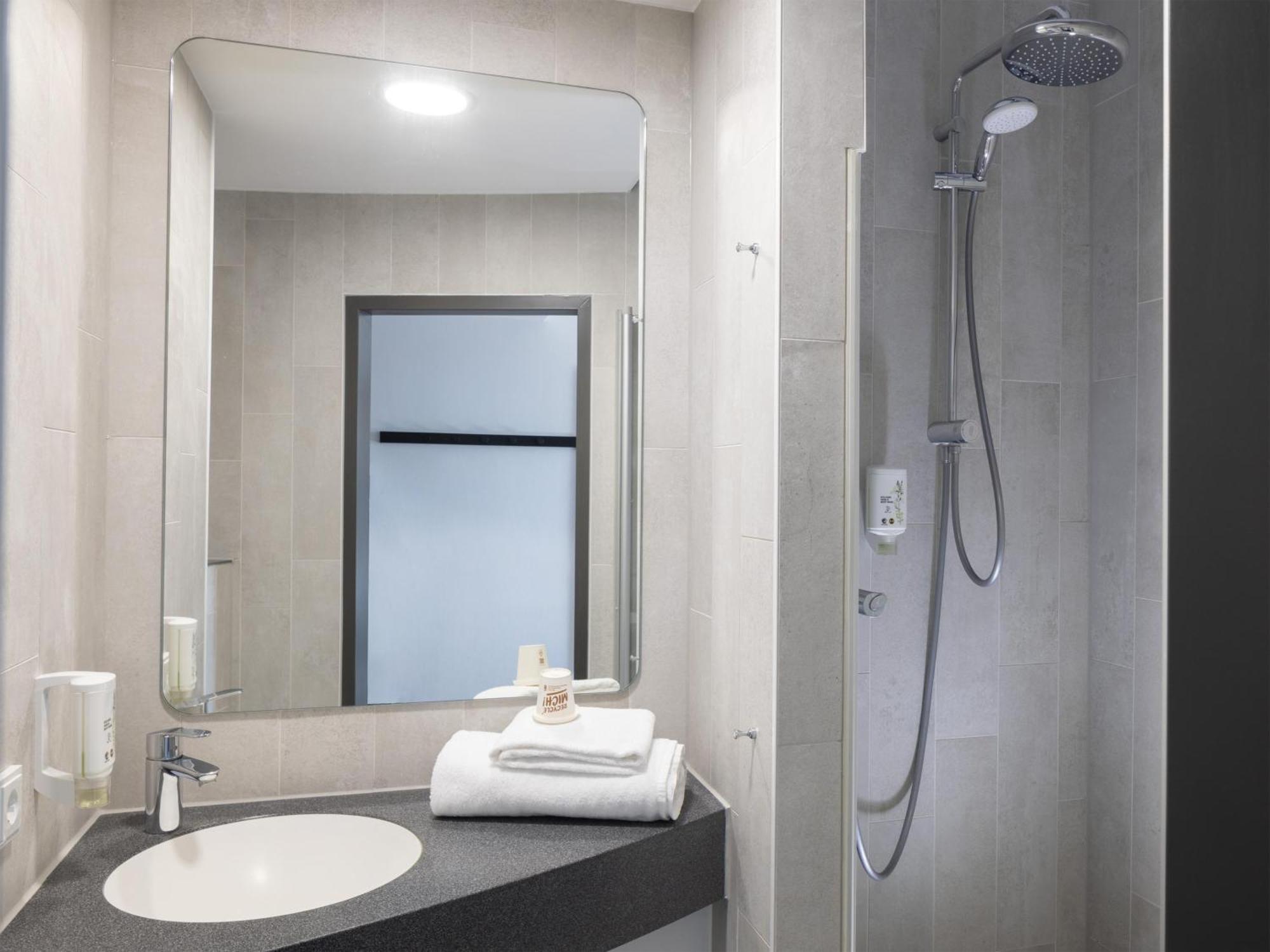 B&B Hotel Kiel-City エクステリア 写真